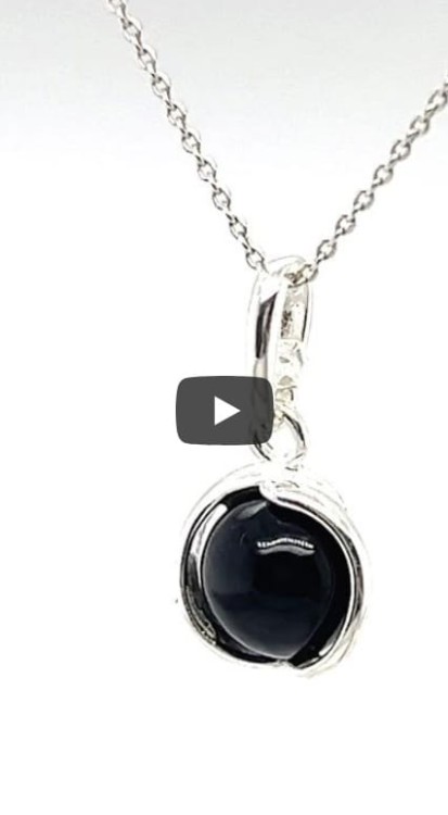 Nahaufnahme des Onyx Anhängers