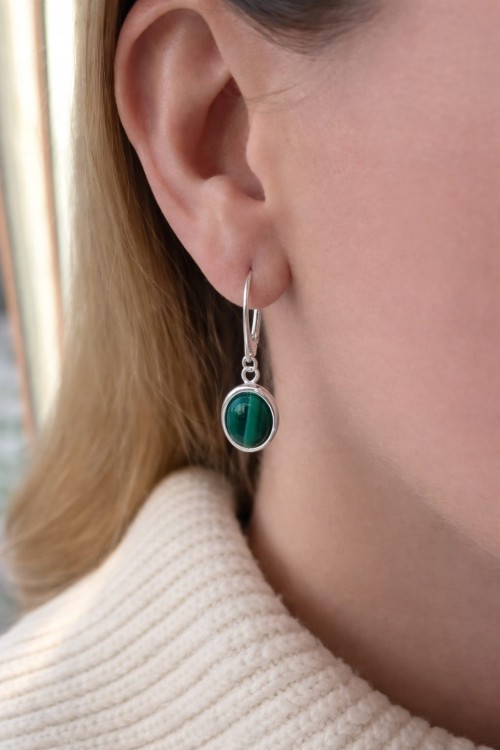 Elegante Silberohrringe mit grünem Malachit