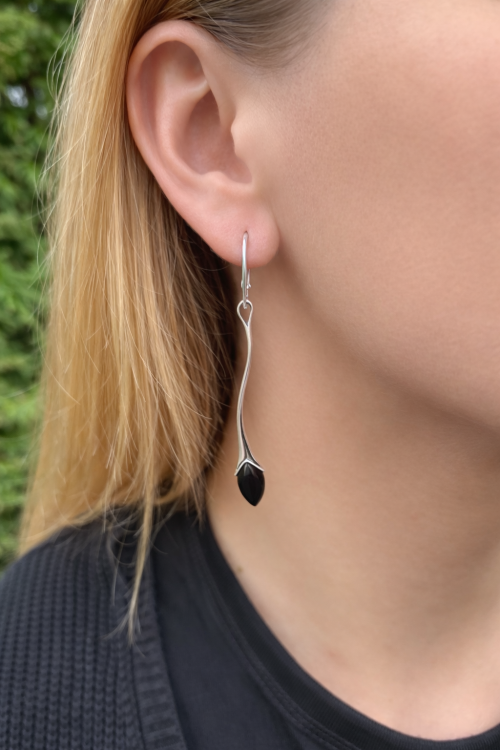 Klassische Ohrringe mit schwarzem Onyx