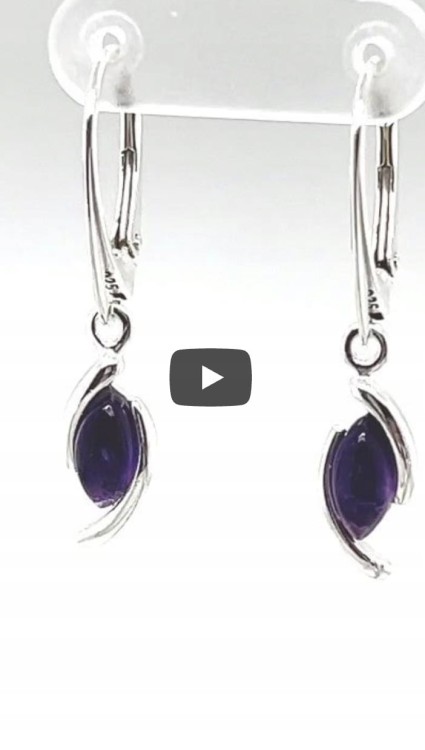 Detailansicht der Amethyst-Ohrringe aus 925er Silber