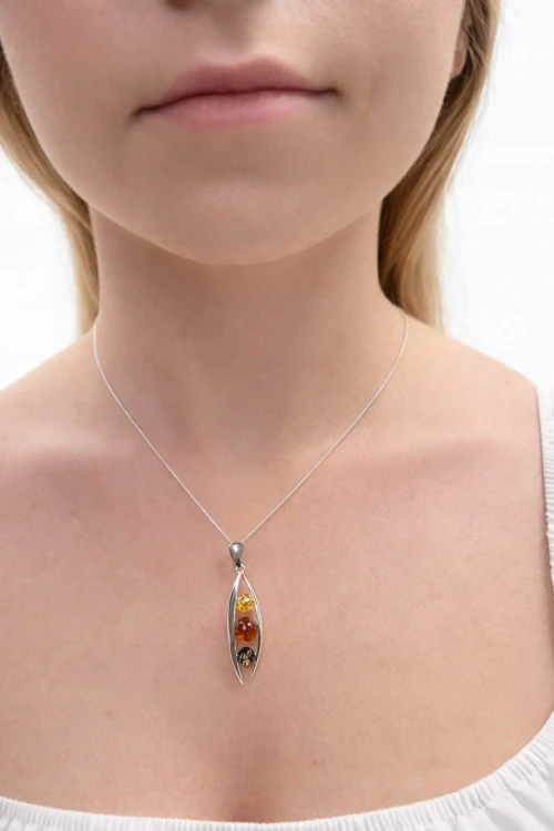 Handgefertigter Bernsteinschmuck Anhänger