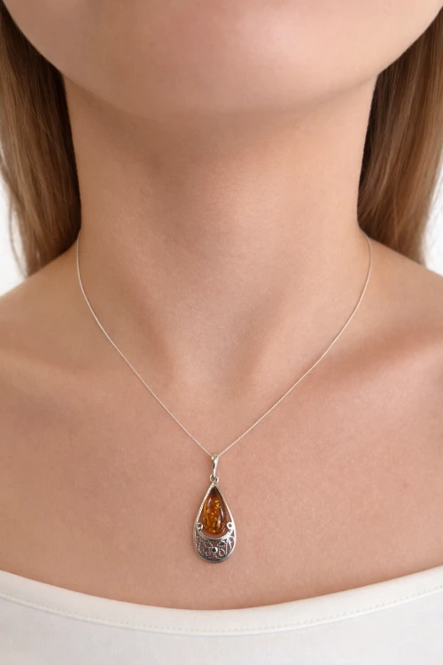 Silberschmuck mit Naturbernstein