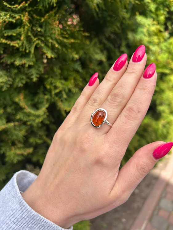 Handgefertigter Silberschmuck mit Bernstein