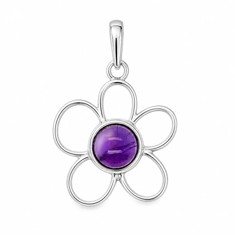 Nahaufnahme des Amethystanhängers aus 925er Silber