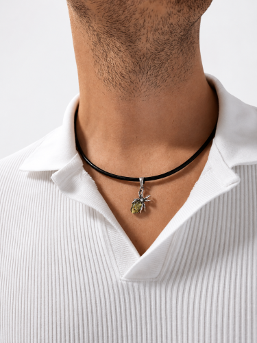 Silberne Herrenhalskette mit Spinne Anhänger