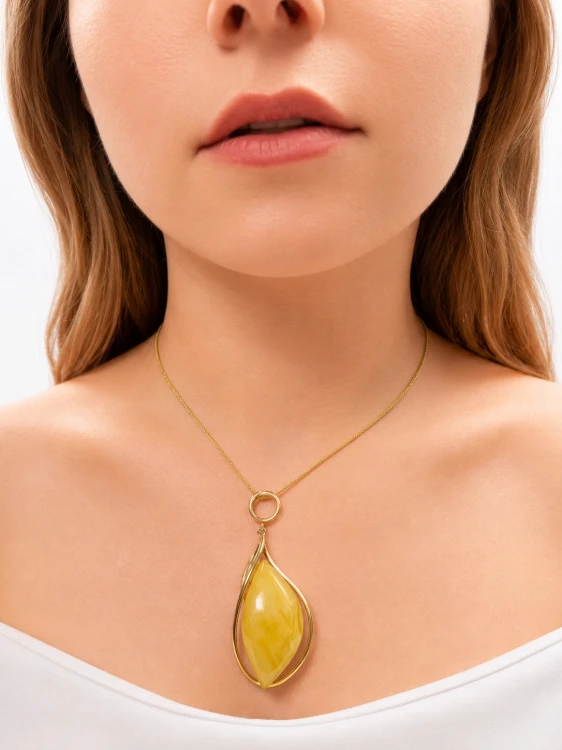 Handgefertigter Bernsteinschmuck polnisches Design