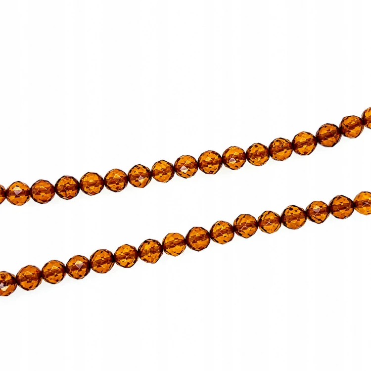 Eleganter Bernsteinschmuck mit glänzendem Schliff