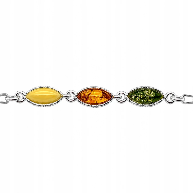 elegantes-damenschmuck-stuck-mit-naturlichem-bernstein