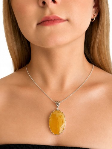 Vergoldeter Bernsteinschmuck Detailaufnahme