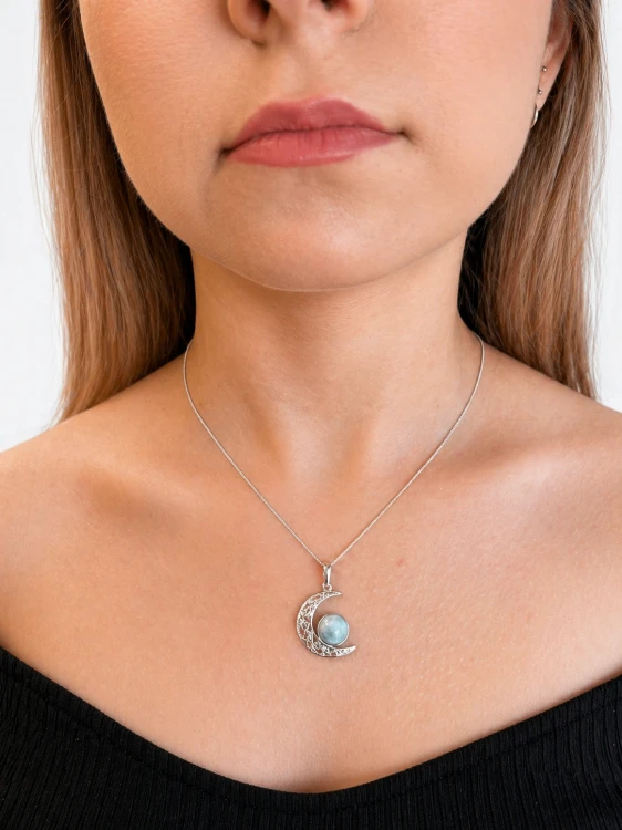Naturstein Larimar Anhänger Mondform