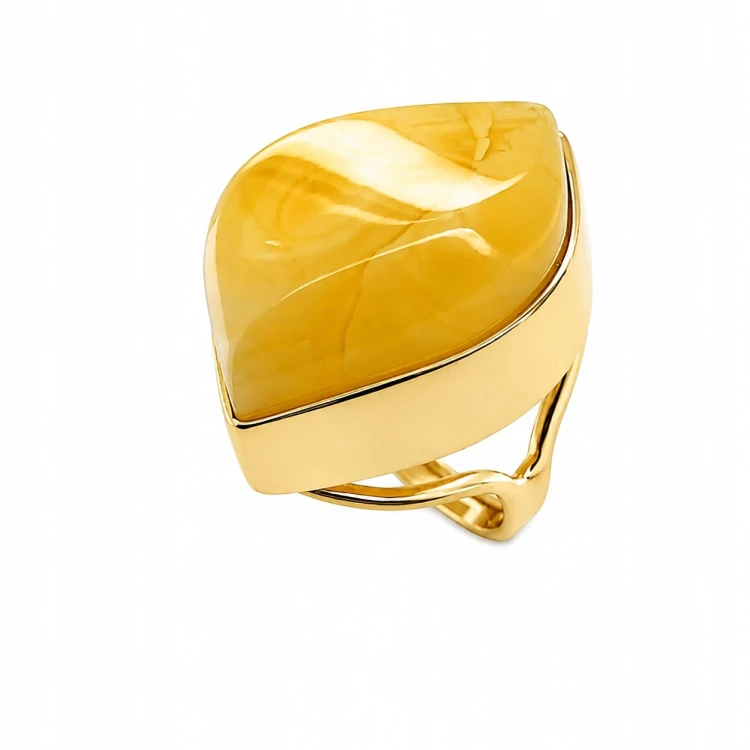 Handgefertigter silberner Ring mit Bernstein
