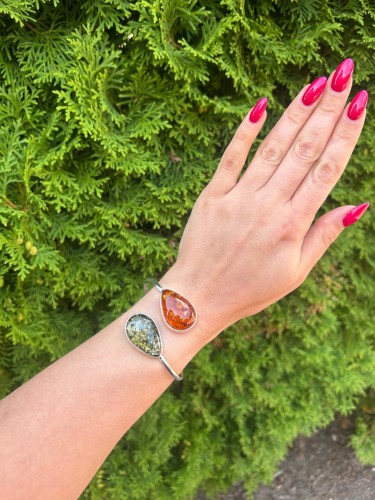 Handgefertigter Silberschmuck mit Naturbernstein