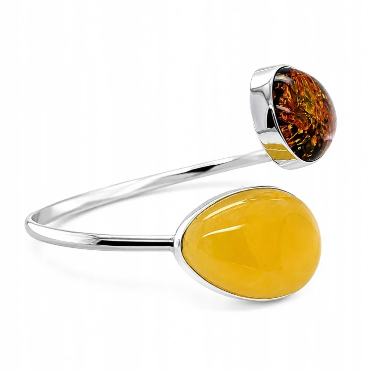 Handgefertigter Schmuck mit Milchbernstein
