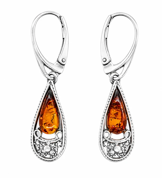Handgefertigter Silberschmuck mit Bernstein