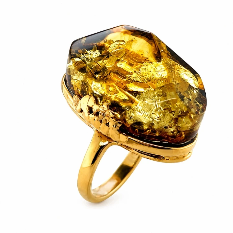 Handgefertigter Schmuck mit grünem Bernstein