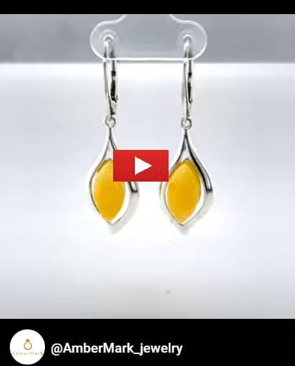 Silberner Schmuck mit baltischem Bernstein