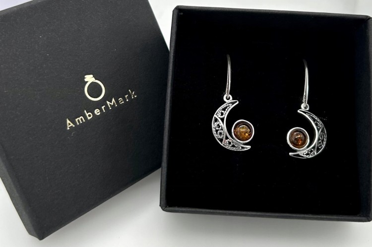 Mondohrringe aus Silber und Naturbernstein