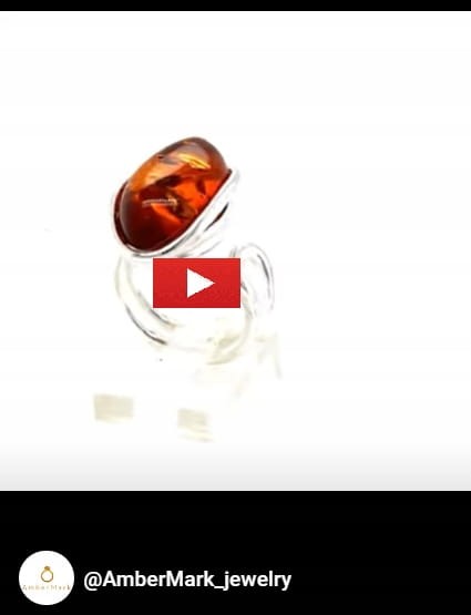 Eleganter Ring mit Bernstein