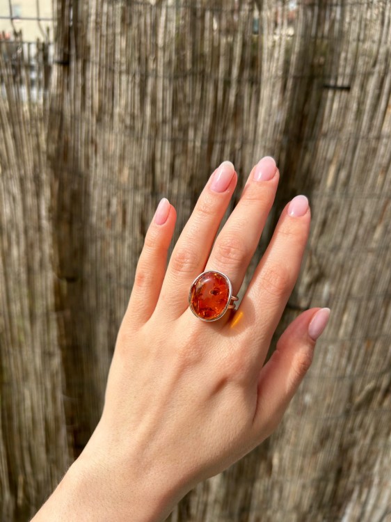 hochwertiger ring mit bernstein stein