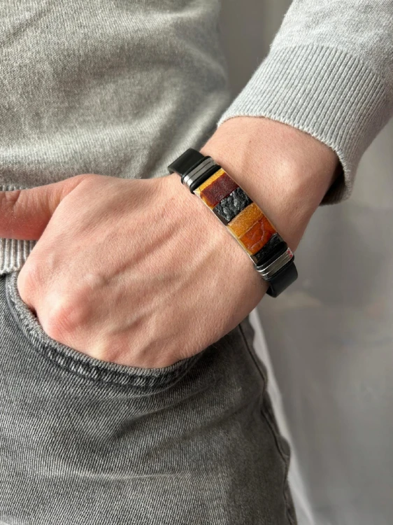 Herren-Lederarmband mit Bernsteinelementen