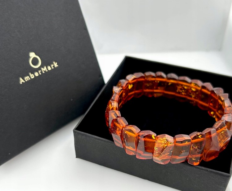 detailansicht bernsteinarmband