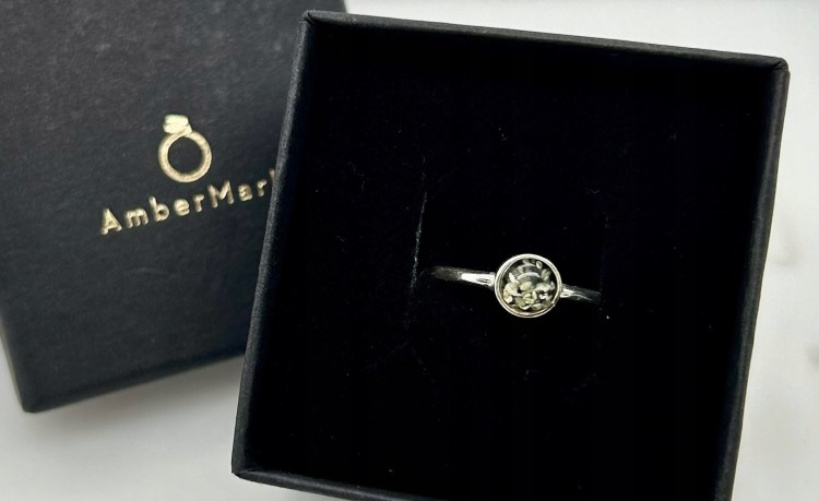 eleganter silberring mit bernstein