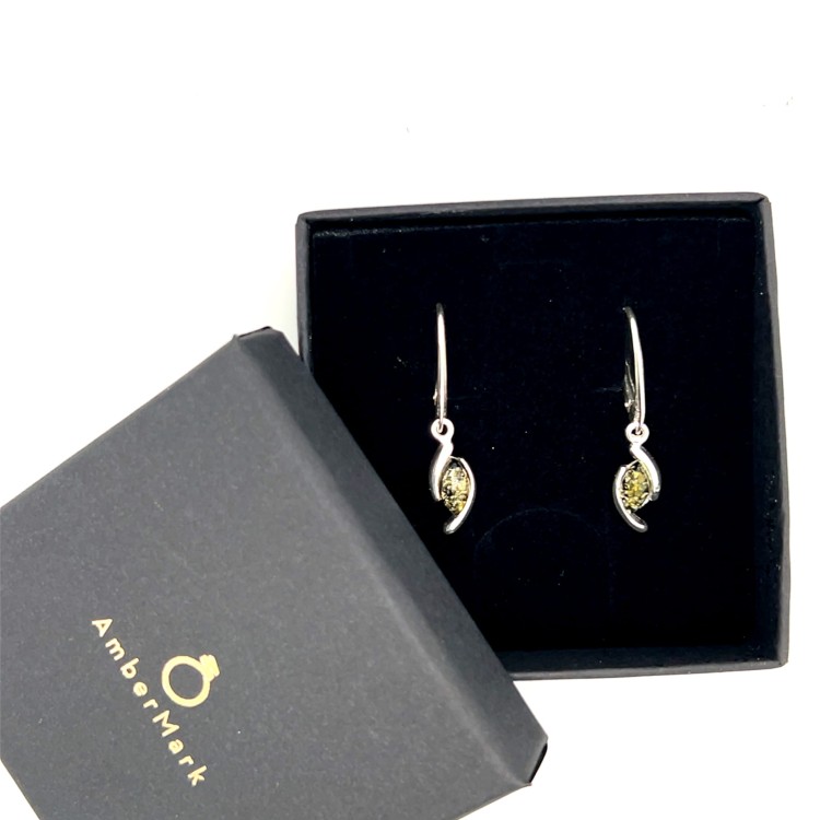 Detailaufnahme Bernsteinschmuck Silber