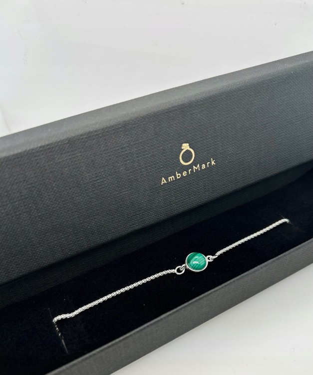 Elegantes grünes Edelsteinarmband