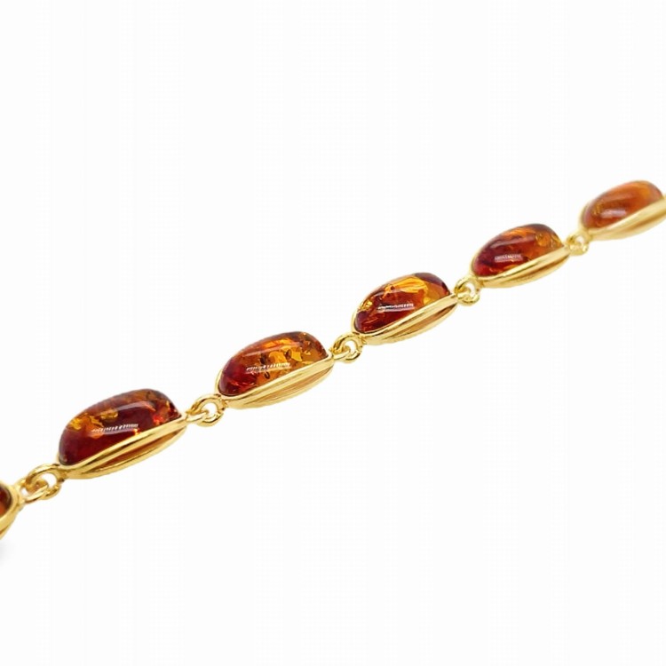 eleganter bernsteinschmuck handgefertigt