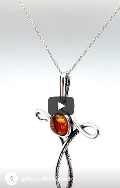 Anhänger Kreuz aus Silber und Bernstein