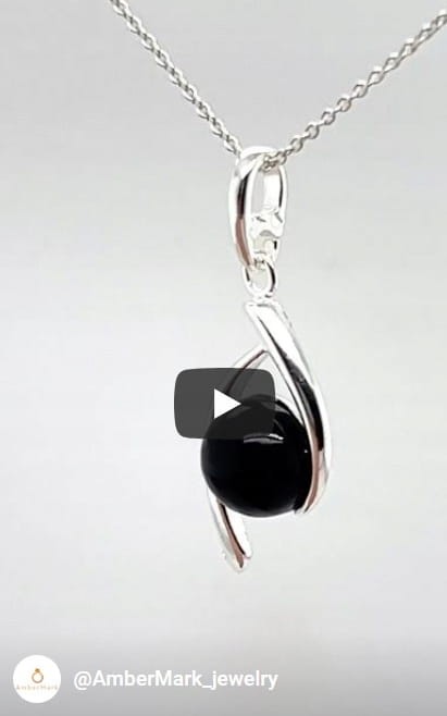 Eleganter Schmuckanhänger mit schwarzem Onyx
