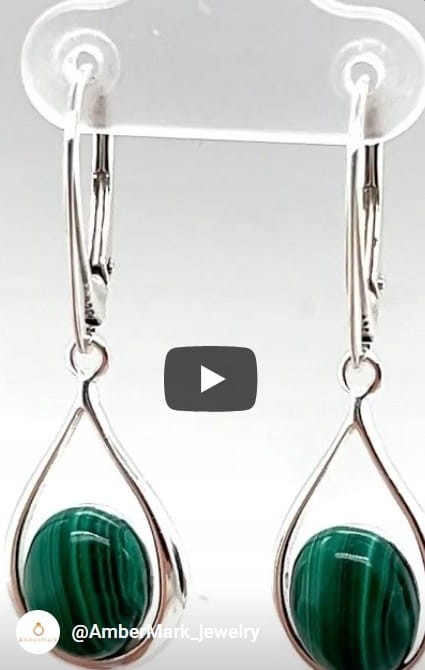 Elegante Ohrringe mit Klappbrisur