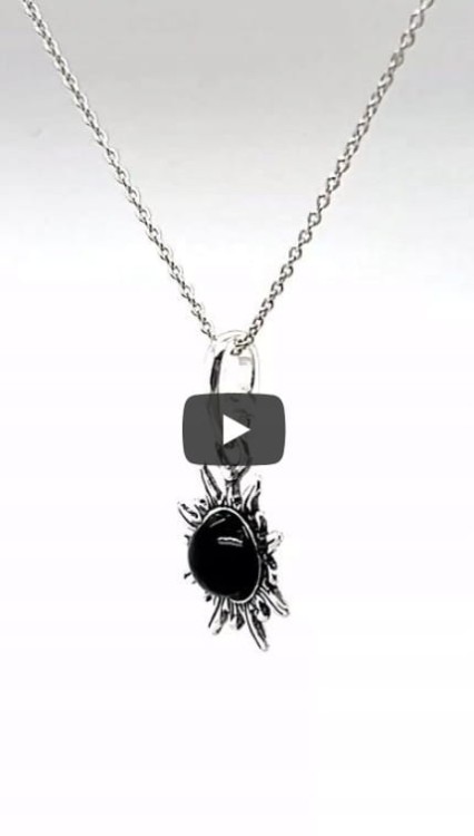 Detailaufnahme Onyx Stein in Silber