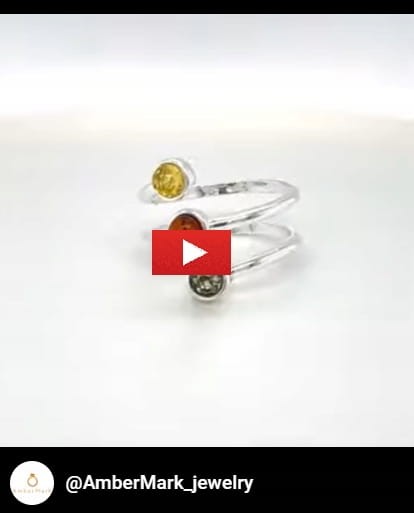 Silberner Ring mit baltischem Bernstein